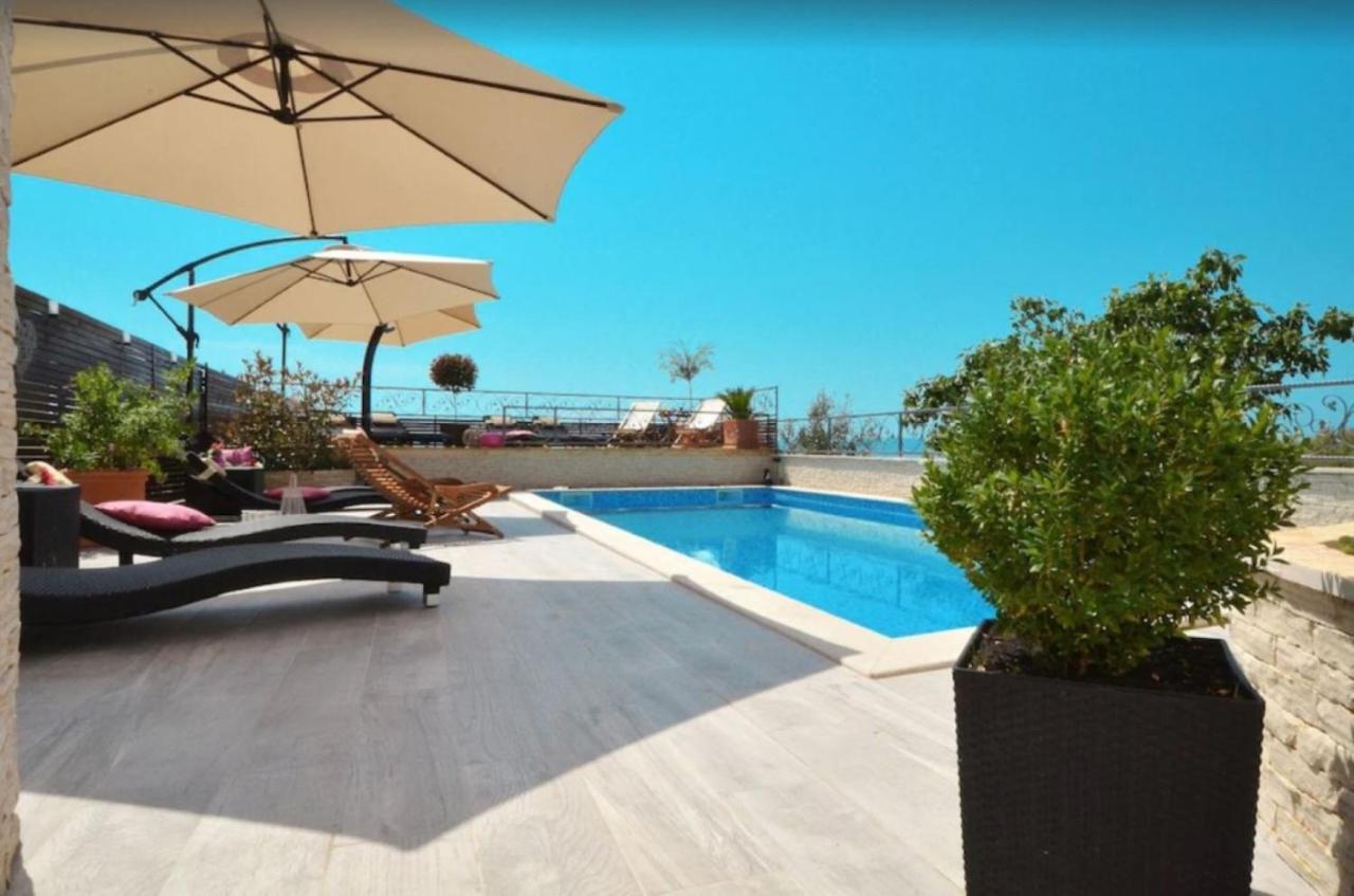 Apartments Villa Golden View 特罗吉尔 外观 照片