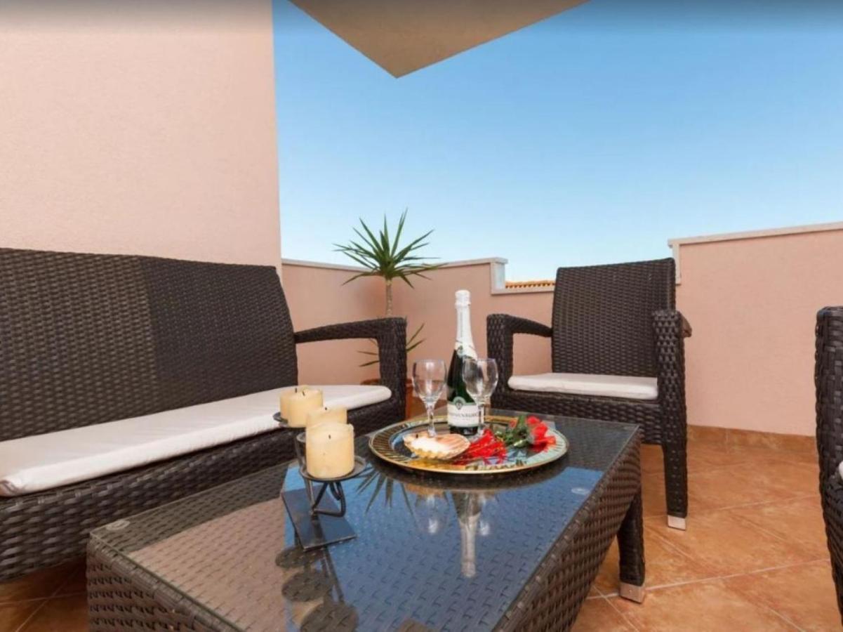 Apartments Villa Golden View 特罗吉尔 外观 照片