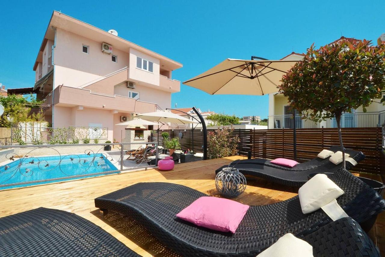 Apartments Villa Golden View 特罗吉尔 外观 照片